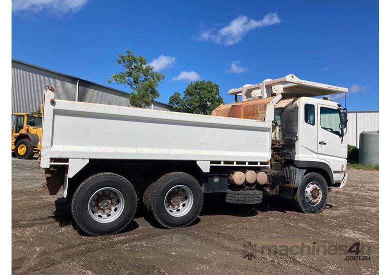 caption Fuso 6x4 Tipper