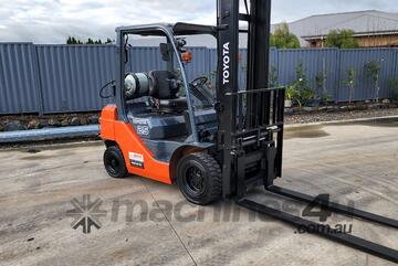 Toyota Forklift 2.5T Late Model with Tyne Positioners