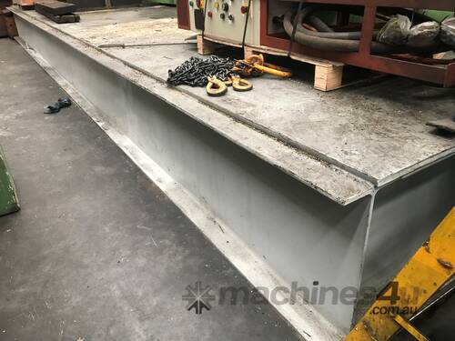 Welding or marking out table