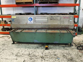 Hydraulic 2.5m x 2mm Guillotine - picture0' - Click to enlarge