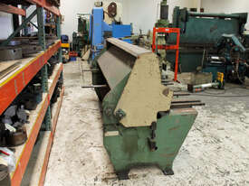 Hydraulic 2.5m x 2mm Guillotine - picture0' - Click to enlarge