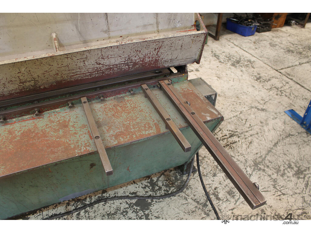 Used Not Specified Unknown Hydraulic 2 5m x 2mm Guillotine Hydraulic