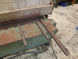 Hydraulic 2.5m x 2mm Guillotine - picture2' - Click to enlarge