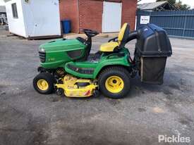 2015 John Deere X750 - picture1' - Click to enlarge