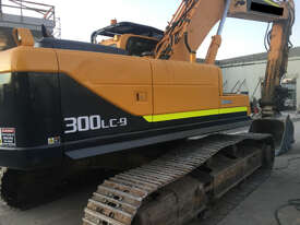  HYUNDAI 300LC EXCAVATOR - picture0' - Click to enlarge