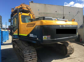  HYUNDAI 300LC EXCAVATOR - picture0' - Click to enlarge