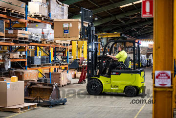 3.2t Lithium-ion Forklift - Red Stock Special!