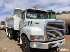 1996 Ford Louisville L8000 - picture0' - Click to enlarge