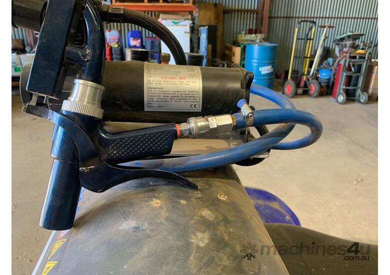 caption Grazon Pellet Applicator Air Gun