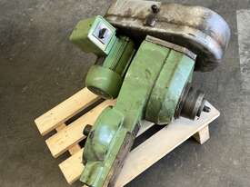 Slotting attachment for Milling Machine - picture0' - Click to enlarge