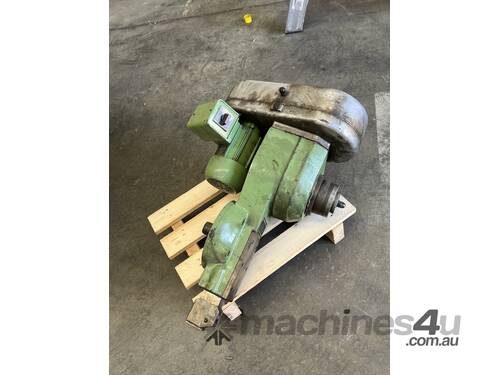 Slotting attachment for Milling Machine