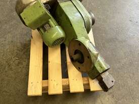 Slotting attachment for Milling Machine - picture0' - Click to enlarge