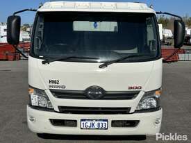 2017 Hino 300 716 - picture1' - Click to enlarge