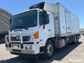 2015 Hino 500 2628 FL Refrigerated Pantech - picture0' - Click to enlarge