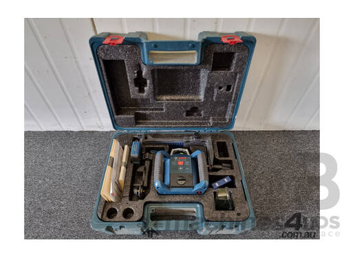 BOSCH GRL300 HVG Professional Laser, Tripod and Staff