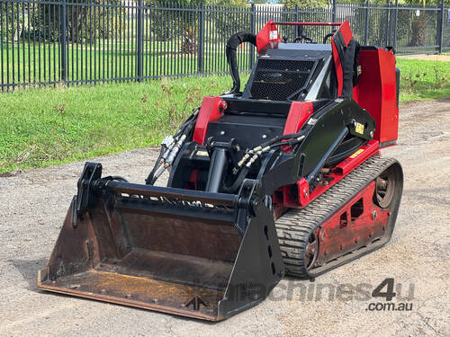 Toro TX1000 Skid Steer Loader