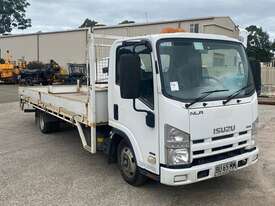 Isuzu NLR - picture0' - Click to enlarge