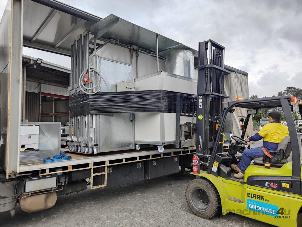 New rollabooth Automotive Spray Booth with Portable Retractable