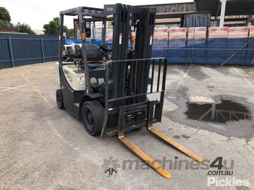 2018 Crown CG25GP 3 Stage Forklift Truck