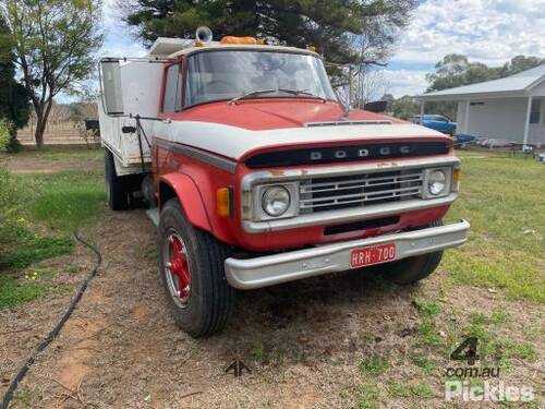 1978 Dodge D5N Tipper