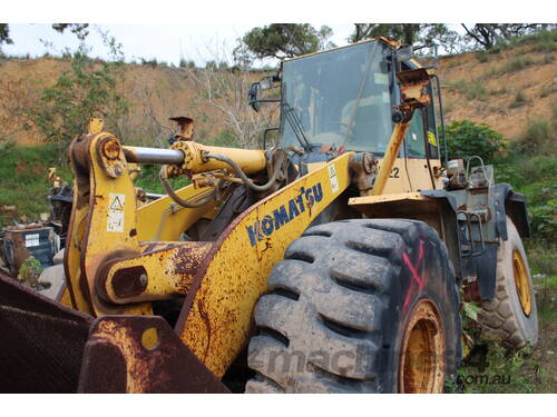 KOMATSU WA 470 LOADER WITH GP BUCKET