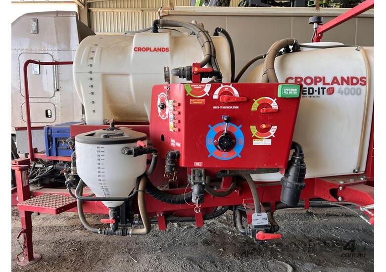 Used 2021 croplands 2021 CROPLANDS WEEDIT 36m CAMERA SPRAYER Sprayers