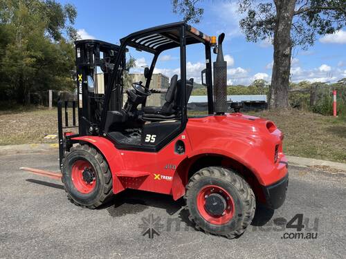 All terrain 4x4 Fork lift