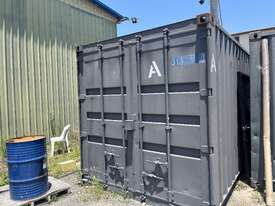 20ft Shipping Container - picture0' - Click to enlarge