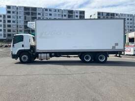 2008 Isuzu FVM Refrigerated Pantech - picture2' - Click to enlarge