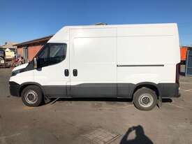 2020 Iveco Daily Van - picture2' - Click to enlarge