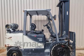 2013 CROWN 4T LPG Forklift with Low Hours, Side Shift & Fork Positioner * Low Hours 4,452 *