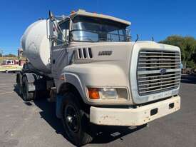 1995 Ford Louisville L8000 Concrete Agitator - picture0' - Click to enlarge