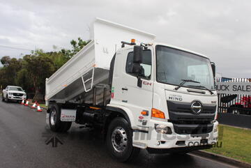   HINO GH 500 1828 TIPPER WITH AUTOMATIC TRANSMISSION AND AIR SUSPENSION
