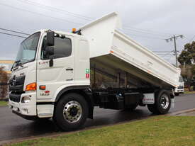 NEW HINO GH 500 1828 TIPPER WITH AUTOMATIC TRANSMISSION AND AIR SUSPENSION - picture1' - Click to enlarge