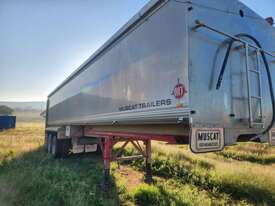 2005 Muscat MT2103 Tri Axle Tipping Trailer - picture0' - Click to enlarge