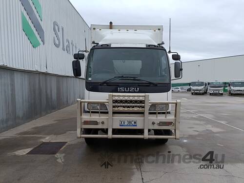 2006 Isuzu FVM 6x2 Curtainsider