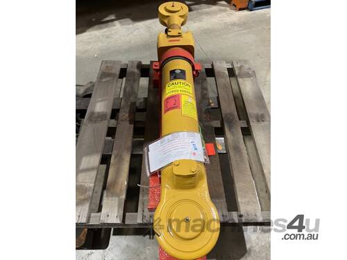 caption CATERPILLAR 785C, 785D RECONDITIONED CYLINDER STEERING