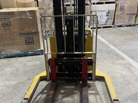 YALE WALK BEHIND STACKER/FORKLIFT - picture2' - Click to enlarge