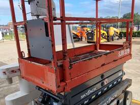 19ft Electric Scissor Lift - picture0' - Click to enlarge