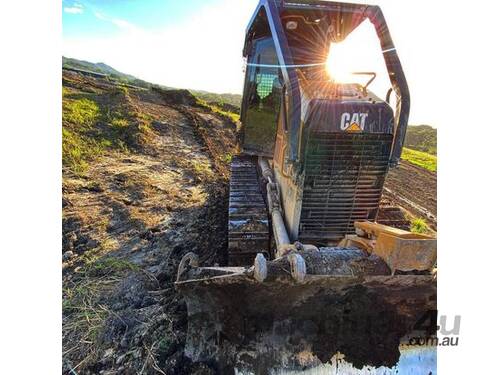 CAT D5K Dozer Dry Hire South East QLD