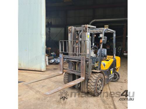 3Tonne forklift