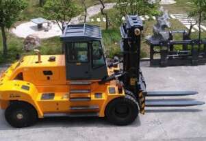 New 16 TONNE HEAVY DUTY FORKLIFT powered by CUMMINS