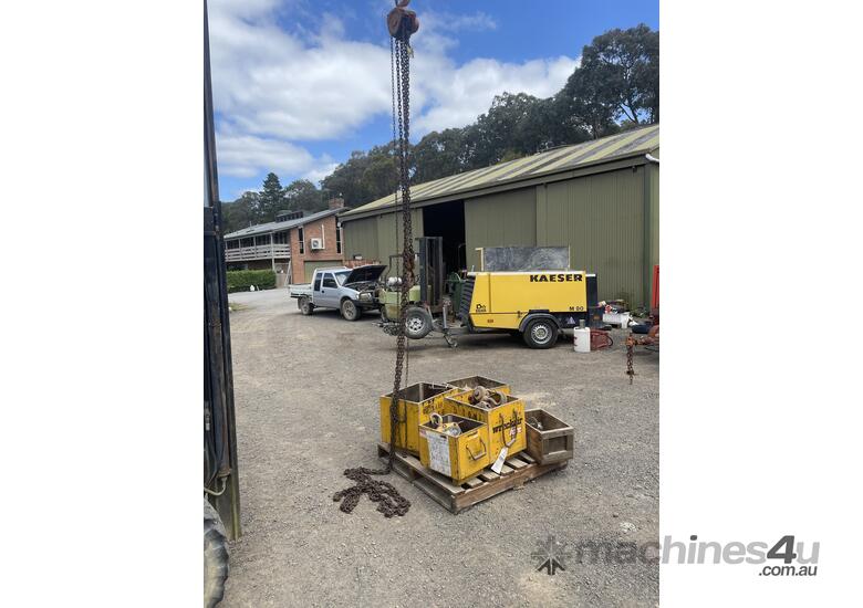 caption 5 Ton Chain hoists