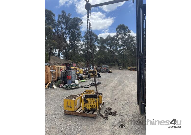 caption 5 Ton Chain hoists