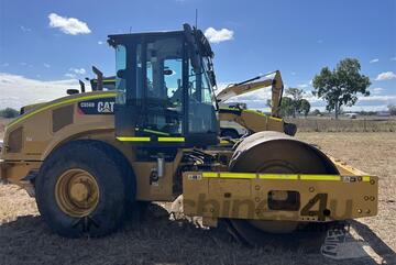 2017 Caterpillar CS56B Smooth Drum Roller | 155.7HP High-Performance Compactor! 2017 Caterpillar CS56B Smooth Drum Roller | 155.7HP High-Performance Compactor!