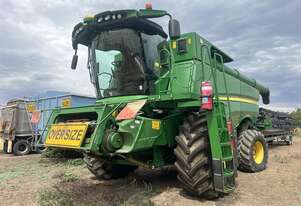 2017 John Deere S670 Header w/ Midwest 42'
