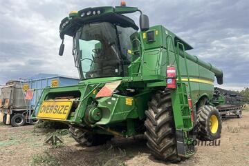 2017 John Deere S670 Header w/ Midwest 42' 2017 John Deere S670 Header w/ Midwest 42'