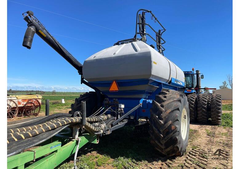 caption NEW HOLLAND SC430 TBT AIR-SEEDER BIN