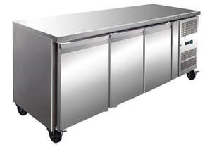 GN3100BT TROPICALISED 3 Door Gastronorm Bench Freezer