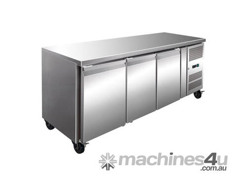 GN3100BT TROPICALISED 3 Door Gastronorm Bench Freezer
